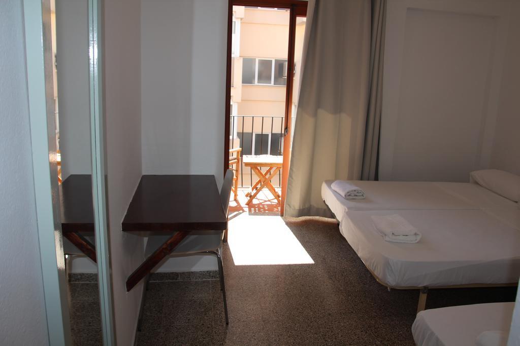 Hostal Las Nieves Cidade de Ibiza Exterior foto
